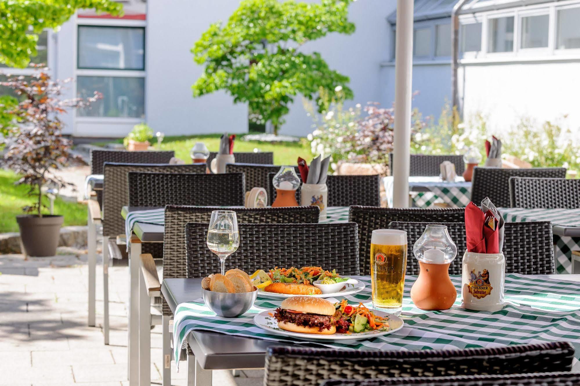 B&B Hotel Muenchen-Schwabing Exterior photo